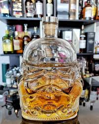 Bu Bir Sonsuz Sise Yabancilarin Soyledigi Sekliyle Infinity Bottle Sonsuz Cunku Hic Bosalmiyor Evde Sonuna Yaklastigim Viskil Bottle Whiskey Bottle Whiskey