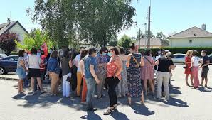 Autres voies donnant sur la place: Mc Jeahhiw360m