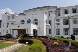 1932 yılında inşa edilmiş ve tamamlanmış ve tuanku muhammed ibni almarhum tuanku antah tamamlandıktan sonra oraya taşınan. Courtesy Call Of Ambassador On Ruler Of Negeri Sembilan Embassy Of The Czech Republic Kuala Lumpur