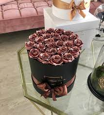 Is There Anyone Else Who Is Obsessed With Rose Gold Spring Rose Gold Preserved Roses Luxury Flowers