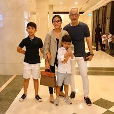 Check spelling or type a new query. Ayah Idaman 10 Potret Suami Bunga Zainal Bareng Anak