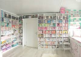 Busra Nur Adli Kullanicinin Mangaaa Panosundaki Pin Raf Duzenlemeleri Ev Kitapliklari Ev Dekoru Aksesuarlari