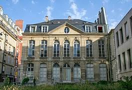 Leader de la gestion de conviction multispécialiste isr en france, la banque postale asset management (lbp am) propose à ses clients une offre de gestion qui allie performance et prise en compte significative des enjeux de la finance durable. La Banque Postale Wikipedia