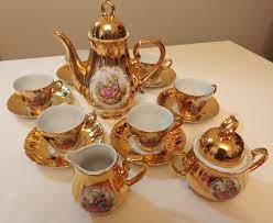 Vintage Tea Set Japan Gilded Gold Victorian Couple Cameo 17 Piece Demitasse Nice 299 99 Tea Sets Vintage Victorian Tea Sets Miniature Tea Set