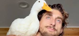 TooTurntTony Gets Banned From Airbnb For A SECOND Time!