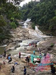 Tulis sebuah karangan yang bertajuk berkelah di air terjun. Berkelah Di Air Terjun Chamang