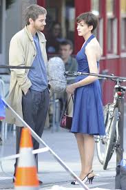 It stars anne hathaway and jim sturgess, with patricia clarkson. Anne Hathaway Chic Wig Out In One Day Juststefanus S Blog