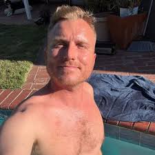 Tyler Garrett (@tylergarrettofficial)