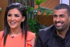سبب وفاة خالد سامي، أصبح خبر وفاته حديث الشارع في المملكة العربية السعودية مع بذوغ فجر ساعات فجر اليوم بعد إعلان صحف رسمية على رأسهم العربية، عن وفاة خالد سامي في مستشفى في العاصمة السعودية الرياض، بعد إصابته بضيق نفس نقل على أثرها إلى. ÙÙ†Ø§Ù†Ø© Ù…ØµØ±ÙŠØ© ØªÙ‡Ø§Ø¬Ù… Ù…Ø­Ù…Ø¯ Ø³Ø§Ù…ÙŠ ÙˆØ²ÙˆØ¬ØªÙ‡ Ù…ÙŠ Ø¹Ù…Ø± Ù…Ø¨ØªØ¹Ø±ÙØ´ ØªÙ…Ø«Ù„ Ù…Ø¬Ù„Ø© Ø§Ù„Ø¬ÙˆÙ‡Ø±Ø©