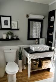 So Konnen Sie Ein Gemutliches Gaste Wc Gestalten 2019 So Konnen Sie Ein Gemutliches Gas Small White Bathrooms Small Bathroom Decor Master Bathroom Renovation