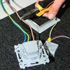 Tutoriel Installer Un Micromodule A Une Prise Electrique Avec Images Electricite Gratuite Electricite Generale Domotique Maison