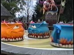 De attractie bevindt zich in het themagebied reizenrijk. Efteling Monsieur Cannibal Youtube