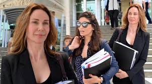 Demet şener ile i̇brahim kutluay bu sabah anlaşmalı olarak boşandı. Demet Sener Bosanma Davasi Icin Antalya Da Magazin Haberleri