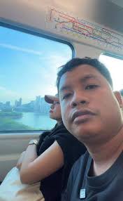 Dustin dan Istri Bulan Madu ke Hong Kong