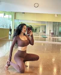 I like girls so much… I became one. 🏳️‍⚧️ Whats your go to activewear  brand? Im a lulus gal : rlesbianfashionadvice