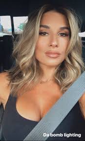 Thea Vargas (theavargas)