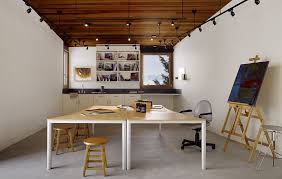House And Artist Studio With Softly Curving Roofline Modern Home Offices Art Studio At Home Contemporary House Design