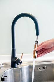 Awa Fleaker Kuchenarmatur Spultischarmatur Mit Geschirrbrause Schwarz Und Kupfer Pvd Amazon De Baum Spulbecken Wasserhahn Waschbecken Armatur Schwarz