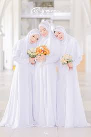 Jika selebriri lain banyak memilih dress dan kebaya untuk majlis persandingan, pelakon berbakat emelda rosmilla selesa memilih baju kurung. Princess Muslimah Wedding Dress Malaysia Addicfashion