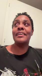 Carly Barlow's Instagram, Twitter & Facebook