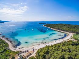 Svjetionik veli rat plaža sakarun plaže i uvale strašna peć park prirode telašćica. Dugi Otok Domagoj Sever