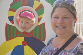 PICTURE: Martin Clunes joins crowds Weldmar Summertime Fete