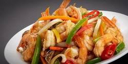 Bayangkan nasi hangat terhidang, kerang rebus masih mengepul, ikan segar dibakar, capcay seafood ikut tersaji dan hadir juga cumi goreng saus tepung. 4 Resep Udang Asam Manis Yang Menggugah Selara Mudah Dan Praktis Merdeka Com