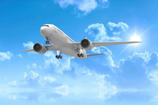 How do airplanes fly? An aerospace engineer explains the physics of flight