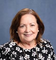 Carrie Paden's Instagram, Twitter & Facebook