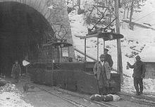 Sie bekommen hier alle informationen über die aktuellen mauterhebungen, die unterschiedlichen tarifgruppen und fahrzeugkategorien sowie differenzierungen der vignettenpreise. Karawankentunnel Eisenbahn Wikipedia