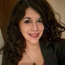 Teri Pell's Instagram, Twitter & Facebook