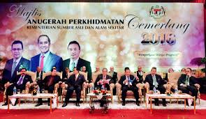 Pekerja awam khas r3 (3. Majlis Anugerah Perkhidmatan Cemerlang Apc Kementerian Sumber Asli Dan Alam Sekitar Nre 2016
