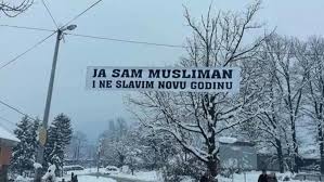 Fotografija izazvala brojne reakcije: Ja sam musliman i ne slavim Novu  godinu | Crna hronika BiH