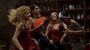 Cüretkâr bir plan kuran ikili, rio'yu kurtarmak için ekibi yeniden toplar. Money Heist Season 4 Is Here Cnn
