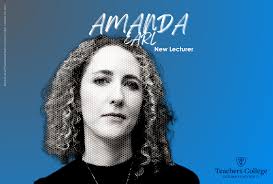 Amanda Earl's Instagram, Twitter & Facebook