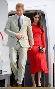 Was im tv nicht gezeigt wurde. Meghan Markle Prince Harry S Flight To Sydney Aborts First Landing Due To Runway Error