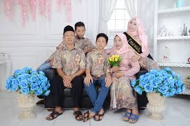 Boneka wisuda kami sudah tersebar di seluruh universitas dan sekolah (sma dan tk) di indonesia khususnya di hadiah untuk wanita yang baru melahirkan, contoh buku kenangan wisuda, foto wisuda lucu, foto wisuda terbaru. Desain Baju Cantik Modern Baju Untuk Menghadiri Wisuda Anak Kuliah