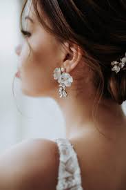 Ohrringe Ohrhanger Mit 3d Bluten Und Strasskristallen Lovely In 2020 Brautschmuck Brautaccessoires Ohrringe