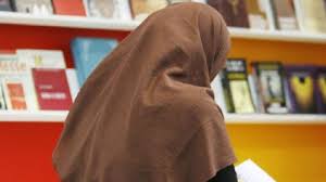 Check spelling or type a new query. 31 Gambar Kartun Wanita Membaca Buku Gani Gambar
