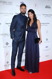 Gegründet 1990 von frau jacqueline giroud, bietet die gérances giroud sa allgemeine qualitätsdienstleitungen im bereich immobilien an. Jennifer Giroud Zimbio