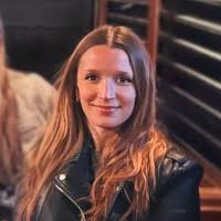 100+ perfiles de «Weis»