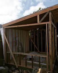 There are many different roof styles used for building sheds. Day Four Tiny House Build Built Roof Structure Sheeted Moisture Barrier Insulated And Covered In Corrugated Steel Roofing Tesseractwoodworks Tinyhouse Sanf