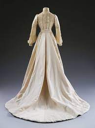Wedding Dress V A Explore The Collections Historical Dresses Vintage Gowns Dresses