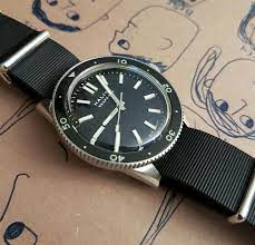 the halios seaforth quite possibly the sexiest dressy diver ever created and check out that domed sapphir vintage watches best watches for men cool watches