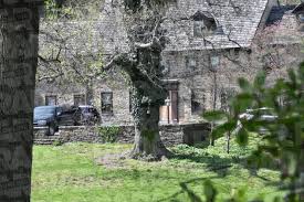 His main home is a large estate in massachusetts, which is also featured on this site. Bill Cosby On House Arrest In Pennsylvania Mansion See Shocking Photos