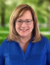 Lisa Moffett's Instagram, Twitter & Facebook