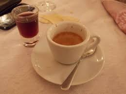 In un classico boccione da vino travasate l'alcol, usando un colino a maglia fine. Per Concludere Caffe E Mirto Fatto In Casa Foto Di Ristorante Dell Agriturismo Campesi Sardegna Tripadvisor