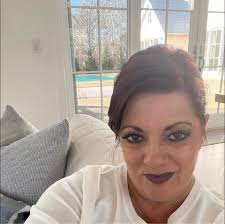 Who can fix a Mac book pro that won't open apps?