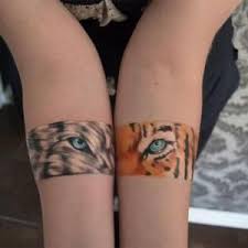 Tatuajes Para Parejas De Amor Y Amistad Disenos Originales En 2020 Tatuajes De Parejas Tatuajes De Pareja Casada Disenos De Tatuaje Para Parejas