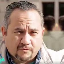 Desde hace 5 años inspirados en México por Antonio Ortuño, decidimos llevar  algunas de sus ideas a la práctica comunitaria. Utilizamos métodos  creativos como el arte y el juego para educar y